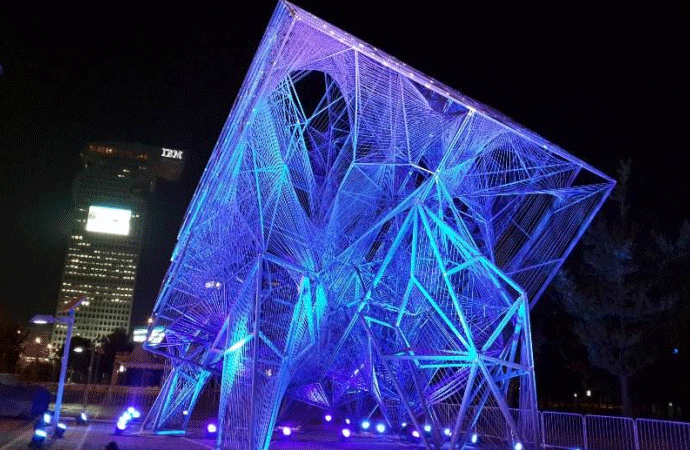 大型不銹鋼燈光雕塑1.gif 大型不銹鋼燈光雕塑1.gif